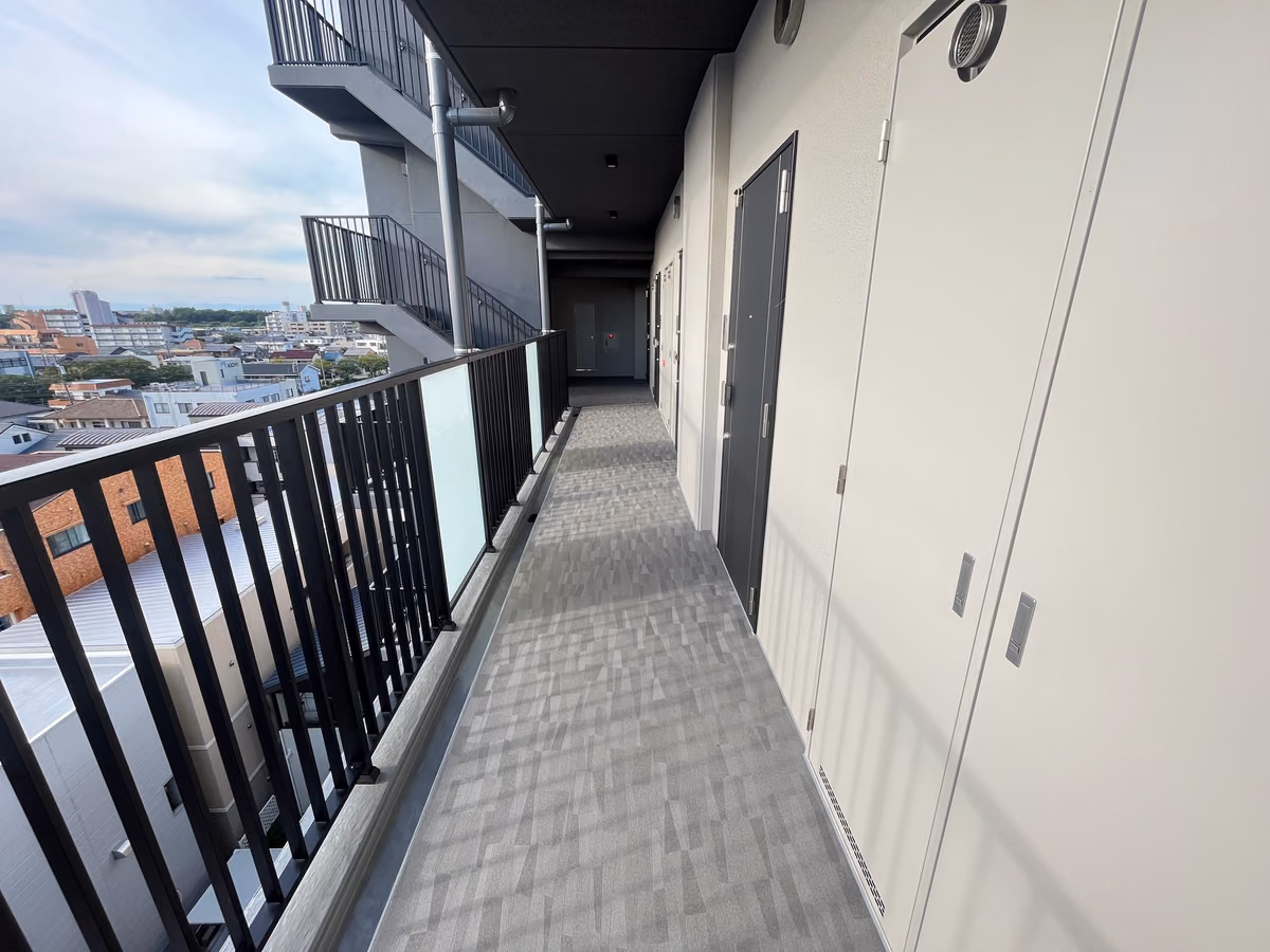 ルネフラッツ庄内通駅前の建物写真
