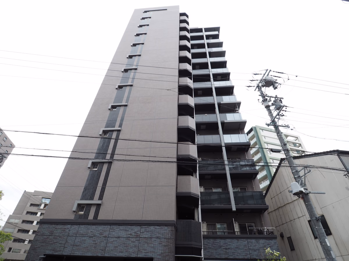 ラグゼナ上前津の建物写真